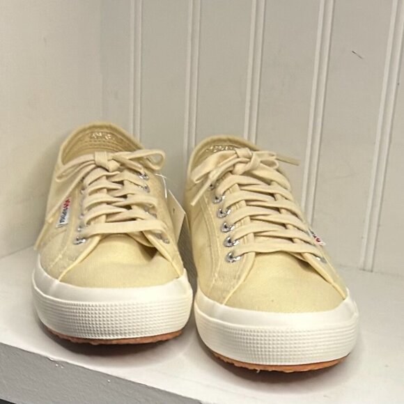 Superga 2750 Cotu Classic Sneakers (For Women) Size 8 - Picture 2 of 8